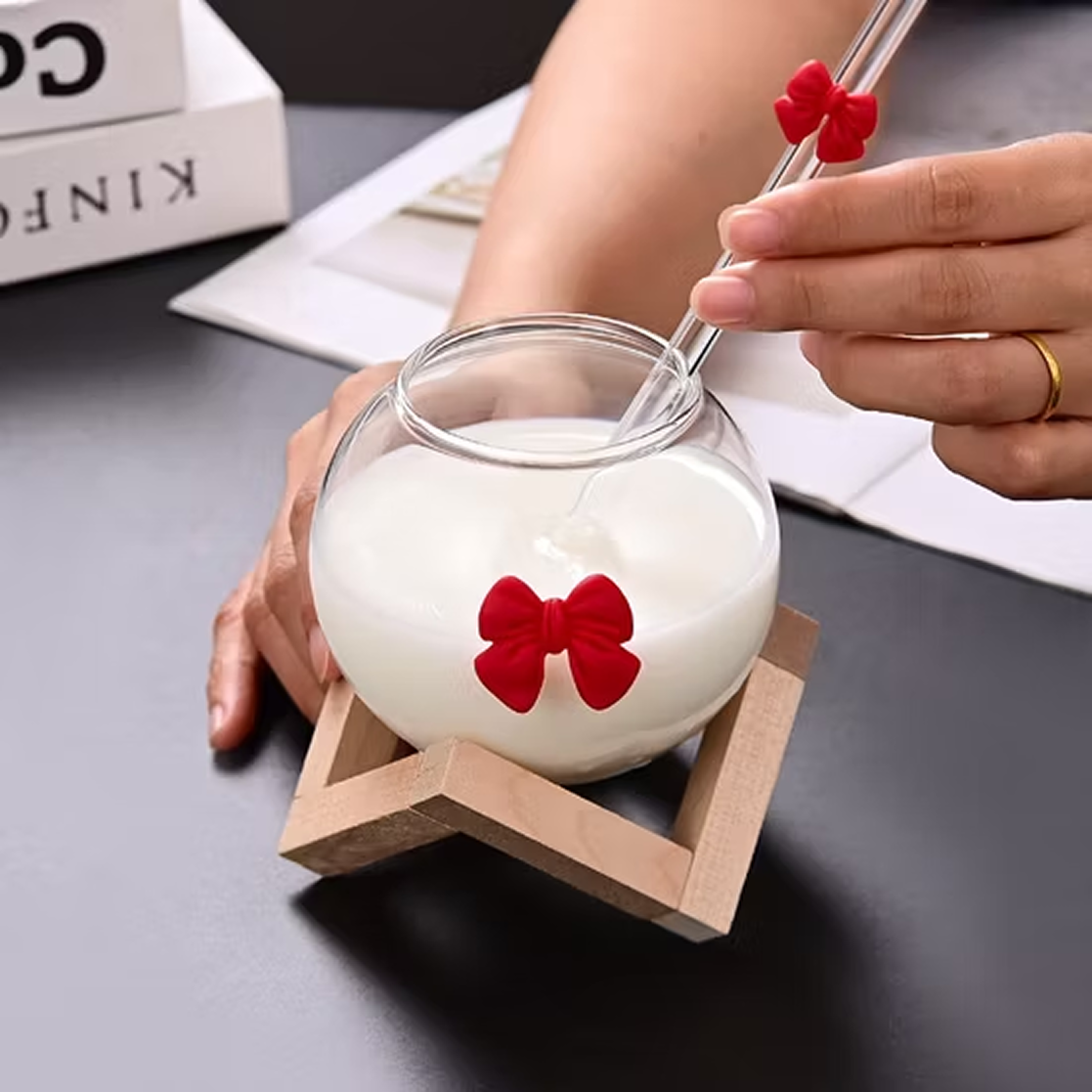 GLASSLUX BOW MUG WITH STRAW MUG ALONG BAMBOO BASE STAND